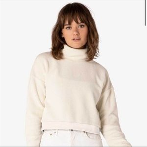 Beyond Yoga cropped Sherpa fleece pullover sweatshirt